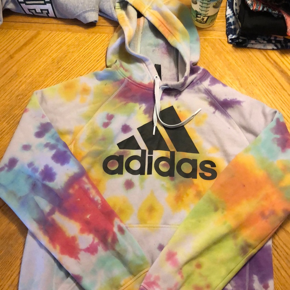 Men’s Adidas sweatshirt